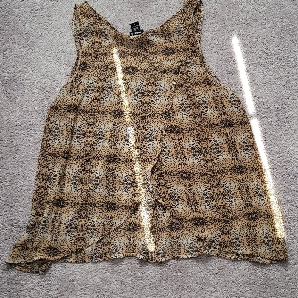 Open back tanktop - Picture 4 of 5